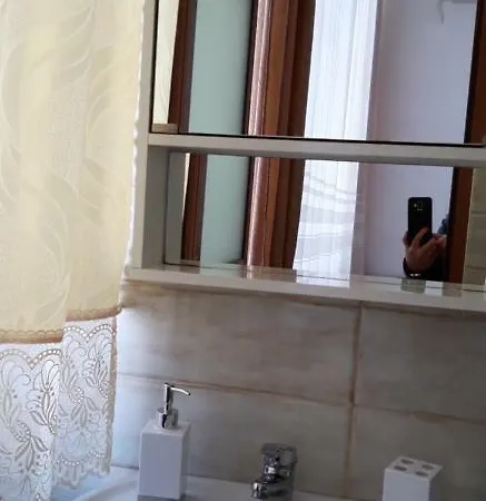 Kruja Hostel *